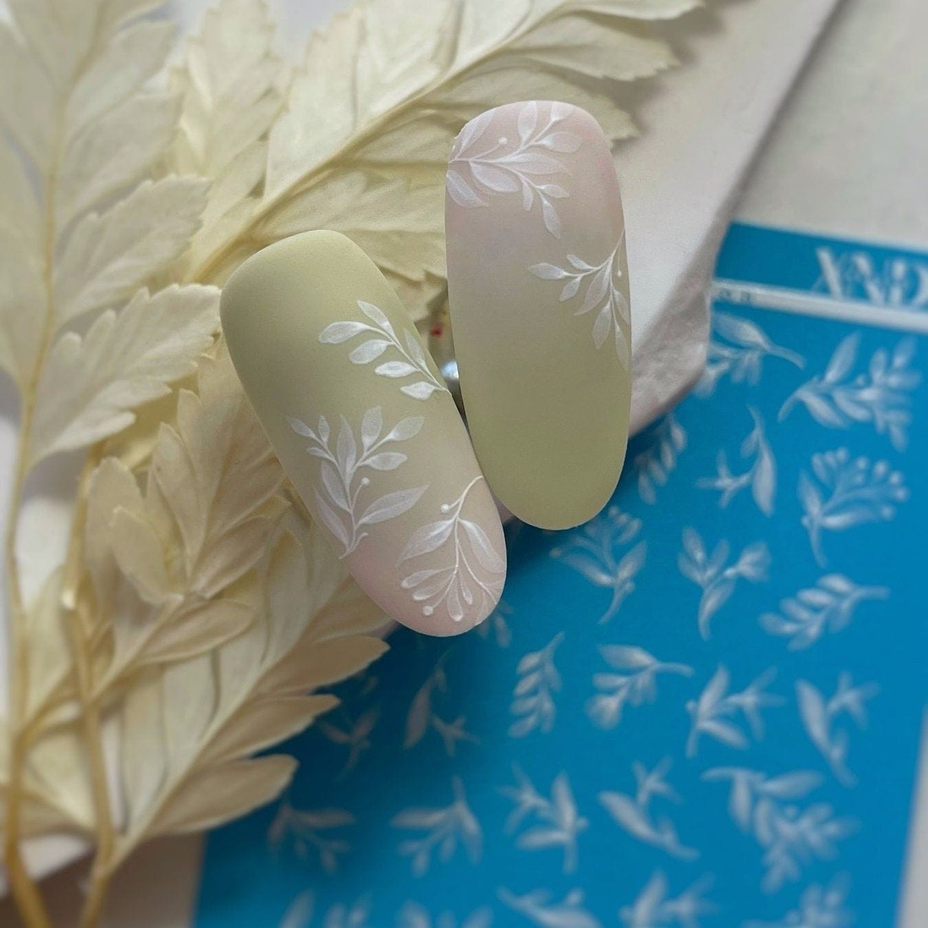 XND Products 2D Nail Decal TW-433 / Nail Decal 2D White Elements/Floral & Plants/ Foliage/ Greenery